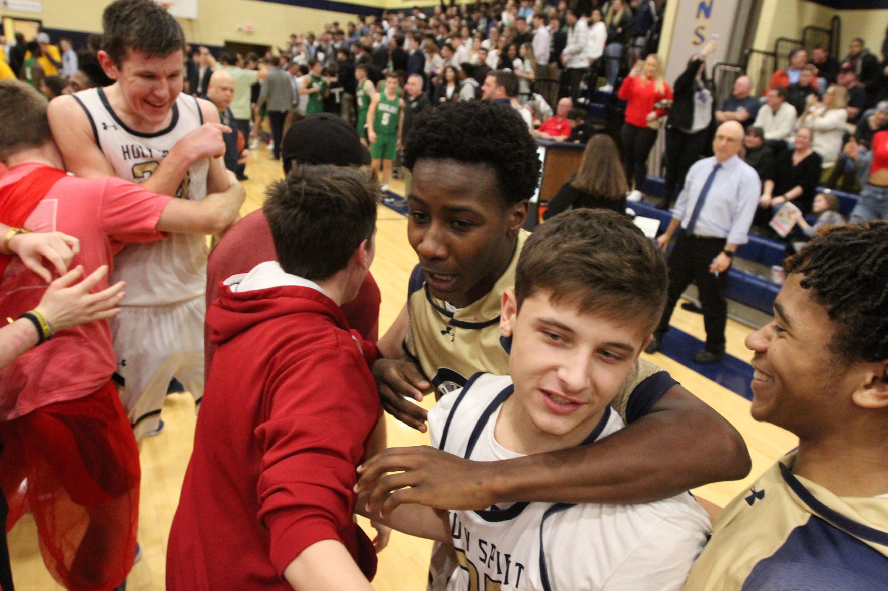Holy Spirit Mainalnd boys basketball